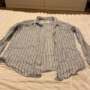 Frank & Eileen Button down top women’s
